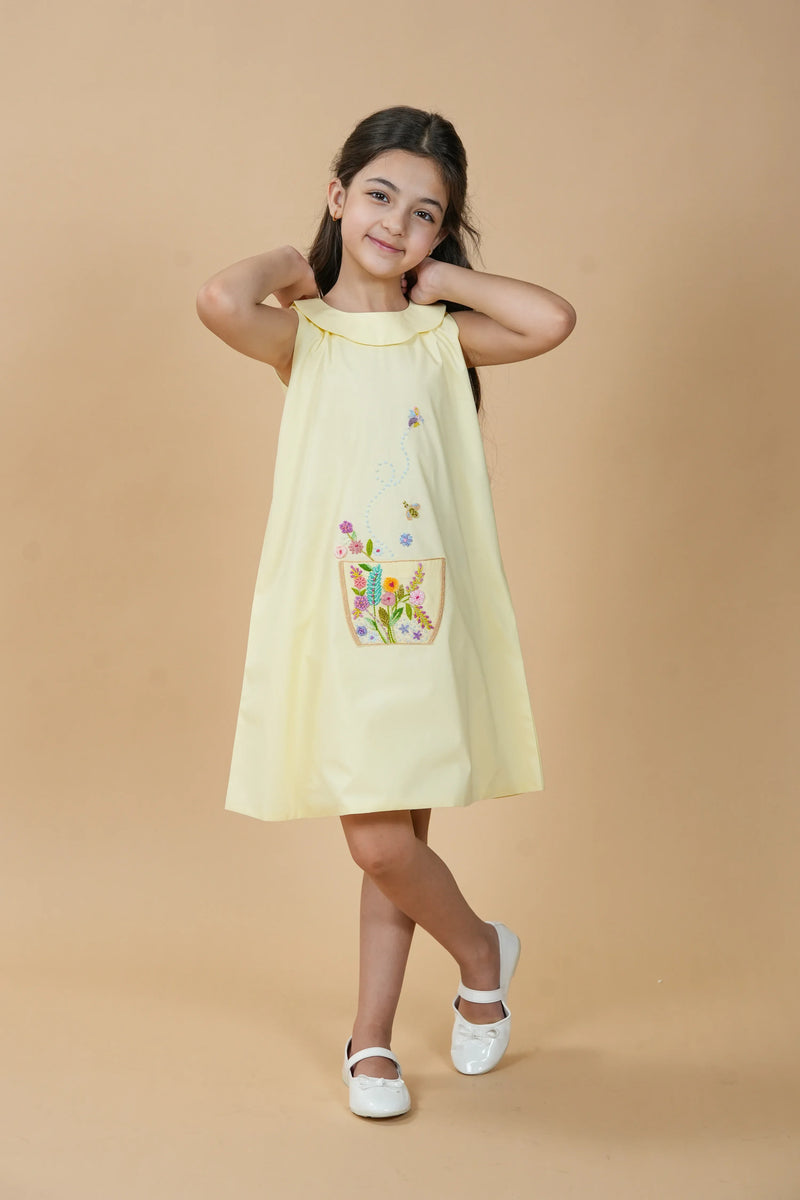 Honeycomb | Pure cotton dress with hand-embroidered floral pocket